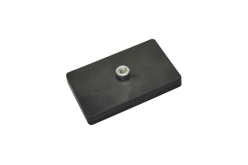 Neodymium magneetsysteem in rubber, rechthoekig met draadgat zwart 74 x 45 mm