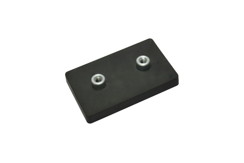 Neodymium magneetsysteem in rubber, rechthoekig met 2 x draadgat zwart 74 x 45 mm